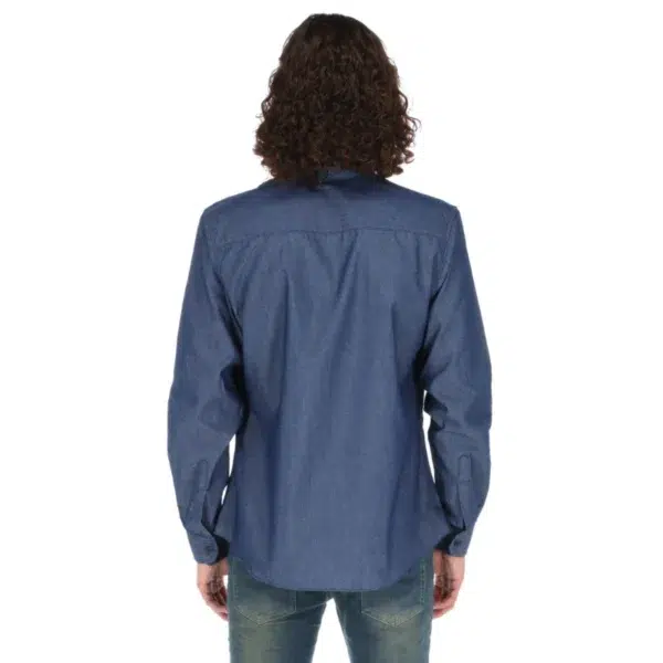 camisa de mezclilla azul de manga larga